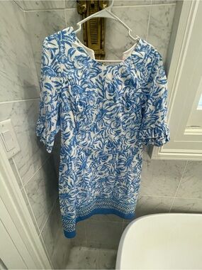Lilly Pulitzer Blue and White  Sleeve Floral Shift Dress